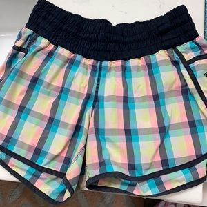Lululemon Plaid speed up Shorts